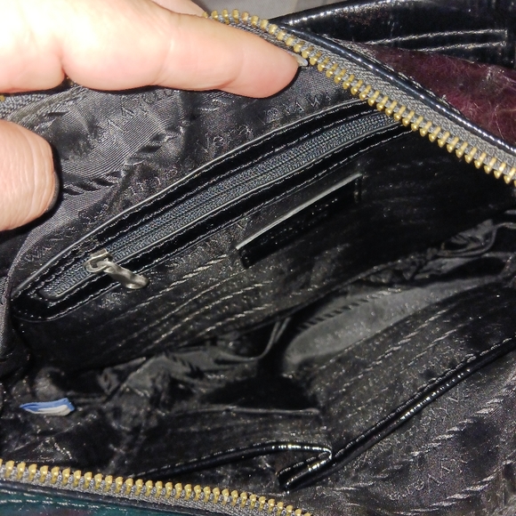 Purple Simply Vera Handbag 👜 💜 - Picture 6 of 13